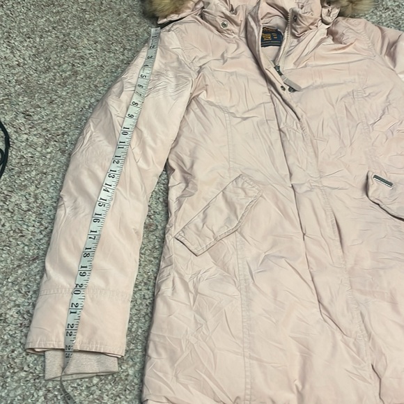 Woolrich downfilled parka with real fur hood trim - Picture 8 of 13